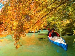 穴場・紅葉カヤック旅 関東北西部 渡良瀬渓谷・草木湖 秋のアウトドア自然体験