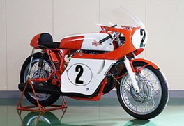 DREAM CB750 FOUR 誕生50年 特別展示「CBレーサーの血統」