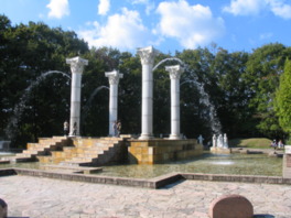 古代ギリシャの雰囲気漂うミューズの泉