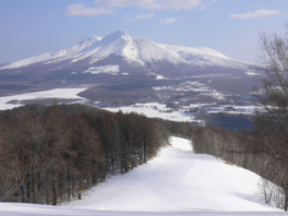 駒ケ岳を見ながら滑る初・中級者向けのパノラマコース