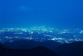 甲府盆地の夜景を一望できる