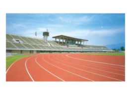 山梨中銀スタジアムは陸上競技やサッカー、スポーツイベントに利用される