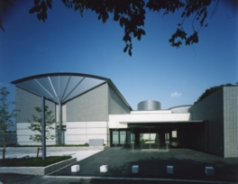 近代的な博物館外観