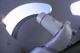 天文台にある口径100cmのカセグレン式反射望遠鏡