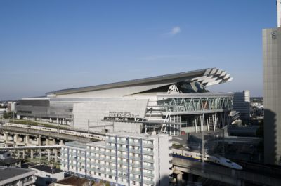 アリーナモードやスタジアムモードなど、イベントにより会場の形が変わる