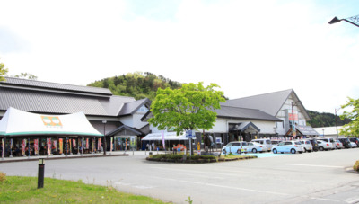 毎年8月15日は真夏の雪まつりを開催