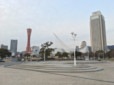 メリケンパーク園内は港情緒が漂う