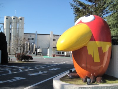 身長3m20cmの巨大なキョロちゃんがお出迎え