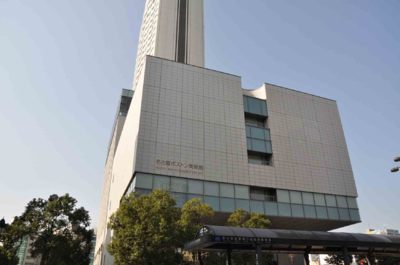 美術館は複合施設の金山南ビル内にある
