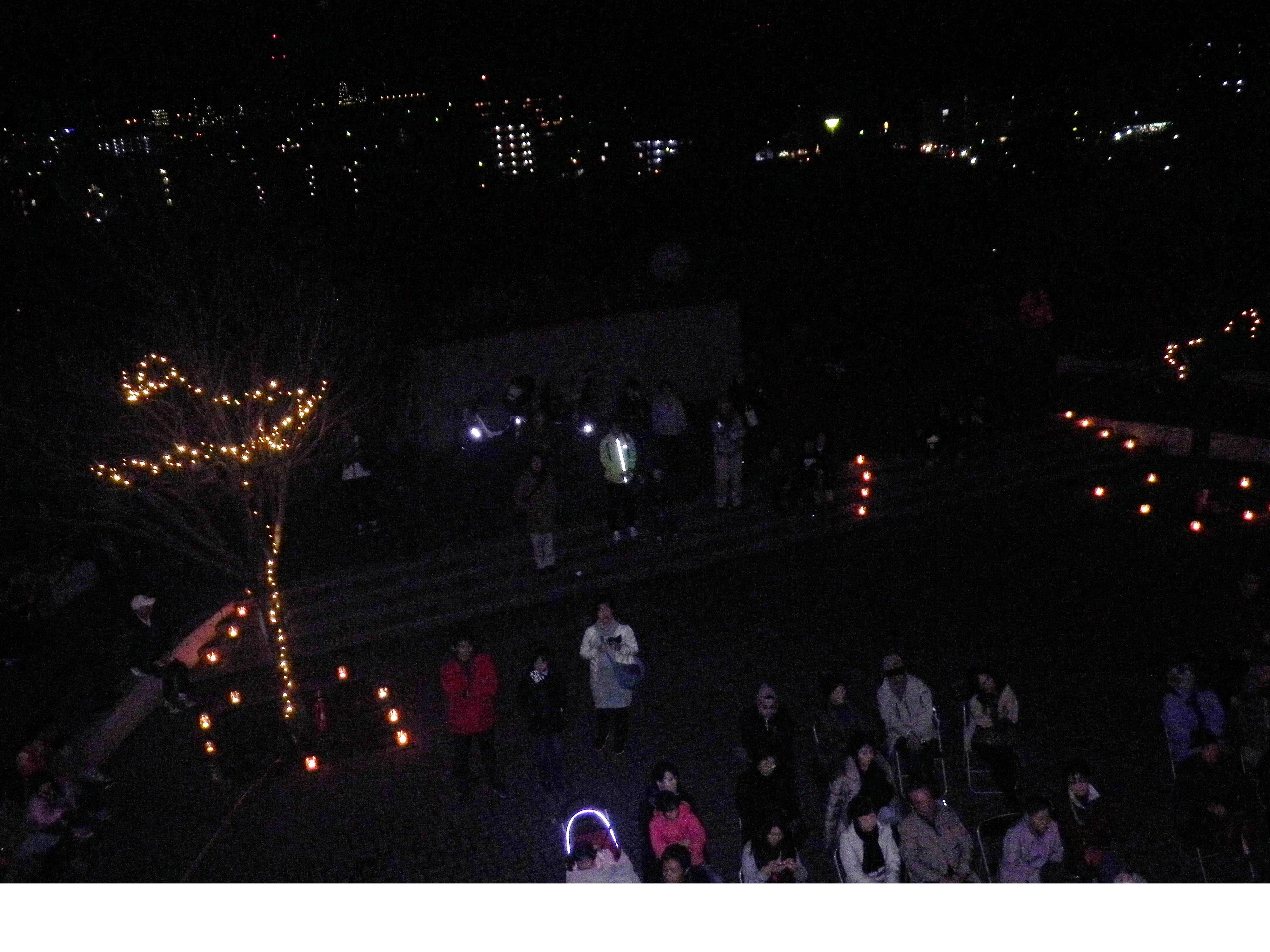 三渓園や工場地帯などが美しく輝く(写真はクリスマスのキャンドルナイト時のもの)