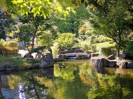 日本庭園は震災時に庭園が人命保護に役立ったことを教訓に造られた