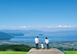 目の前に琵琶湖をのぞむ開放感あふれる空間