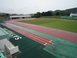 陸上競技大会の他に、サッカーやラグビーの試合も開催される