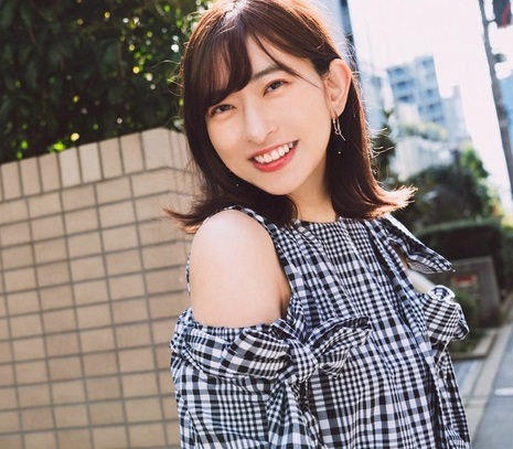 グラビア界から“漫画家”爆誕…？倉持由香がSNS漫画で明かす「プロ格ゲーマーのポンコツな日常」がクセになると話題に