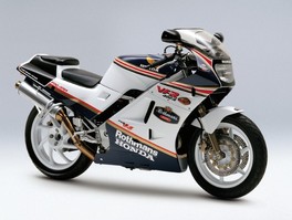 1980年代のモデル。VFR400R(1987年)