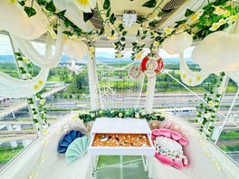 「夏」をテーマにした特別内装ゴンドラ
