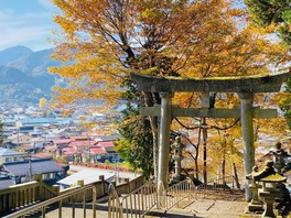 境内入り口にある二の鳥居