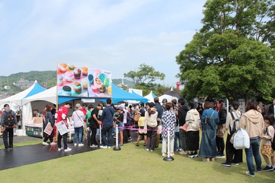 全国各地のグルメを味わえるグルメ祭り