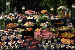 和、洋、中の料理からスイーツまで、50種類以上のバラエティ豊かなビュッフェメニューがそろう