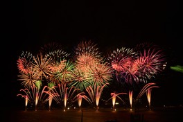 光と水が織り成す江津市最大規模の祭典