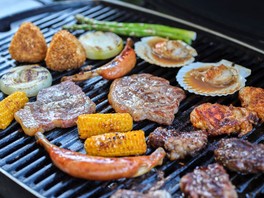 コストコホールセール幕張倉庫店で購入した食材を持ち込むことができるプランが用意されている