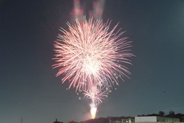 フィナーレで打ち上げられる花火はもちろんのこと、子供から大人まで楽しめるお祭りだ