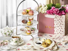 「Bows ＆ Rose」をテーマにしたメニューがそろう