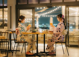 浴衣姿で横浜散策と食事を楽しむことができる
