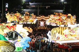 日本最大級の万灯神輿やねぶたがそろうグランドフィナーレ