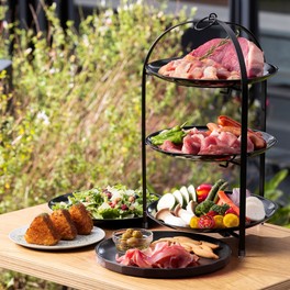 栄養満点の肉を思う存分楽しめる定番のスタンダードプラン。120分制
