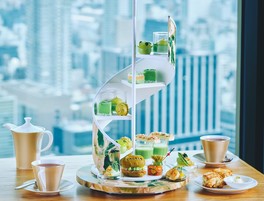 森を想起させるグリーンをテーマカラーにしたアフタヌーンティー