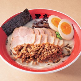 熊本県「黒亭」黒亭肉盛りラーメン1540円　※前半