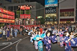 自由が丘の夏を熱く盛り上げる盆踊り