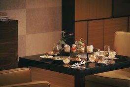 初夏の訪れをセイボリーとスイーツで表現