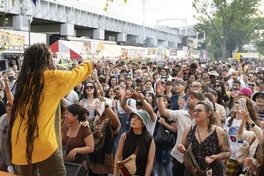 カリブ、ラテンアメリカ出身または深い関わりのあるDJやアーティストによるトロピカルなサウンドが会場を盛り上げる