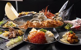 北海道産食材をふんだんに使用したグルメといちごスイーツが勢ぞろい