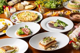 春の食材をふんだんに取り入れたセミブッフェディナー