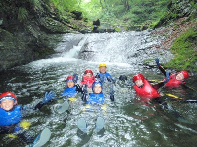 キャニオニング ぷかぷかキャニオン 長瀞 藤岡 アウトドア自然体験 春夏ツアー 群馬県 の情報 ウォーカープラス