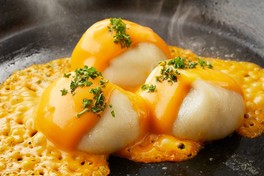 ご当地食材やこだわりの調理法で創意工夫を凝らしたクラフト餃子と、種類豊富な世界のビールが登場