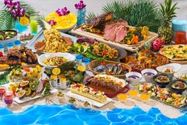 さまざまなハワイ料理が味わえる夏のビュッフェが開催