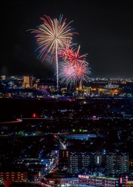 2025年は5065発の花火が夜空に打ち上げられる