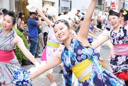 「新たな歴史、新たな祈り」をテーマに開催
