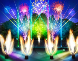 音・光・炎が夏の夜空を彩るコラボレーションを楽しめる