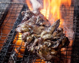 「鶏さんさん」さつま地鶏炭火焼き