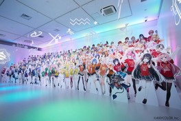 壁一面を埋め尽くす迫力満点のスタンディ