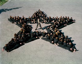 マリーナ・アブラモヴィッチ《Count on Us (Star)》 2003　映像インスタレーション　熊本市現代美術館蔵