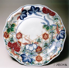 色絵 桐亀甲文 輪花皿