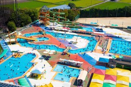水遊びや食事が楽しめる愛媛県内有数の大型レジャープール