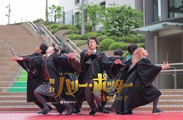 4月27日(日)は舞台「ハリー・ポッターと呪いの子」に出演中のキャストによるステージを楽しめる ※画像は2024年の様子