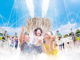 スプラッシュひろばに子どもは大喜び